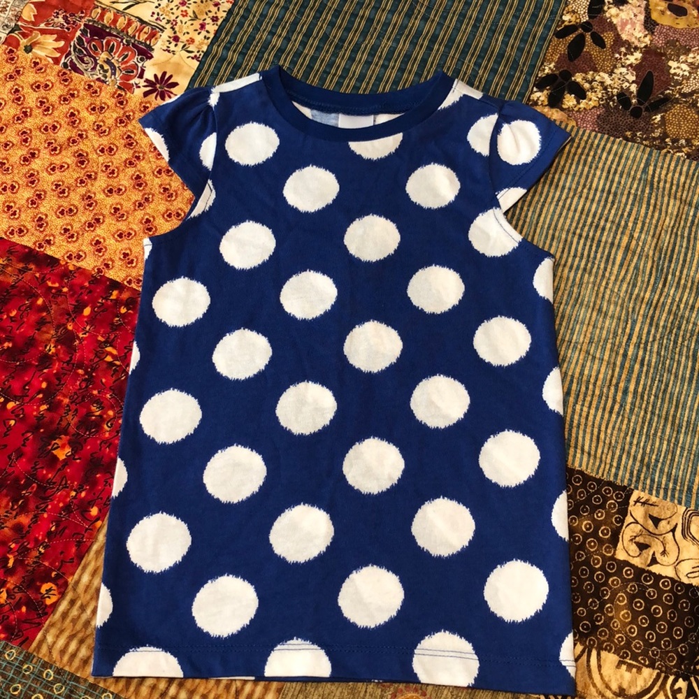 NWOT Beautiful polka dot t with cap sleeves- 4T